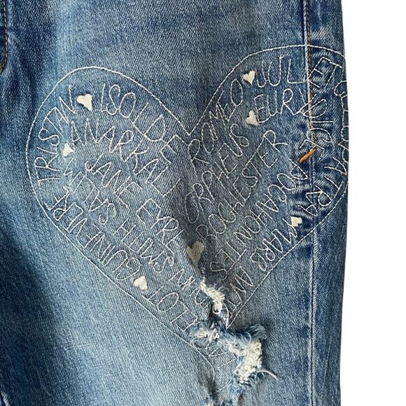 Pilcro Anthropologie Embroidered Patch Heart Words Jeans size 28 - Picture 3 of 11